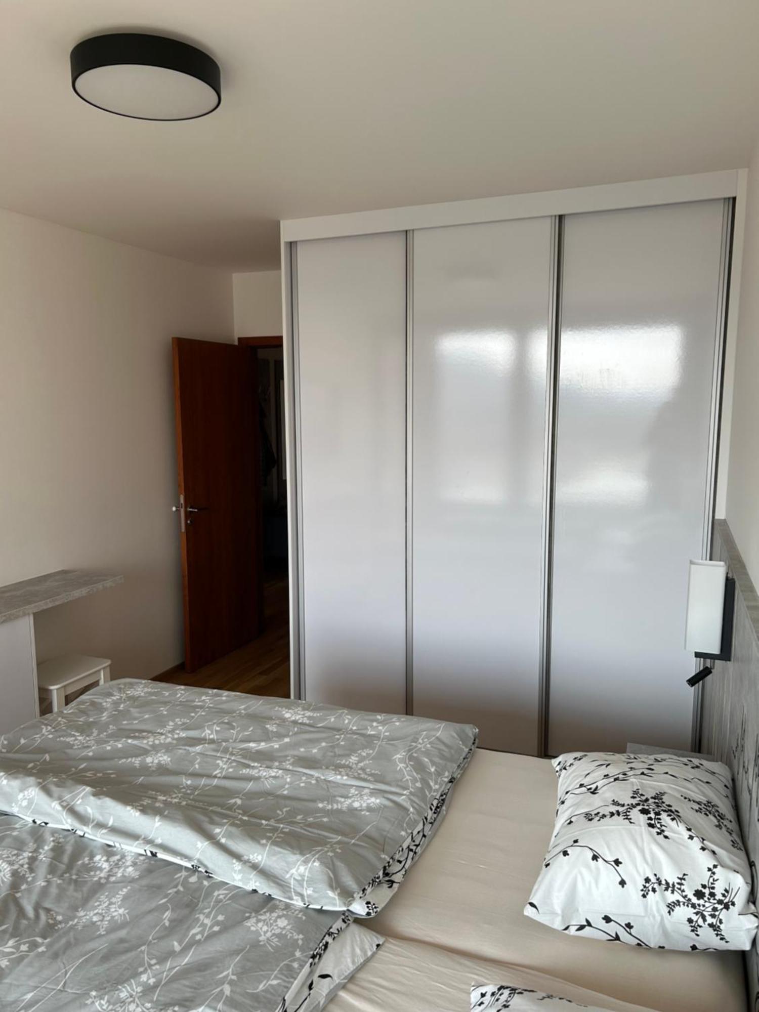 Prague Smichov Andel Apartment Екстериор снимка